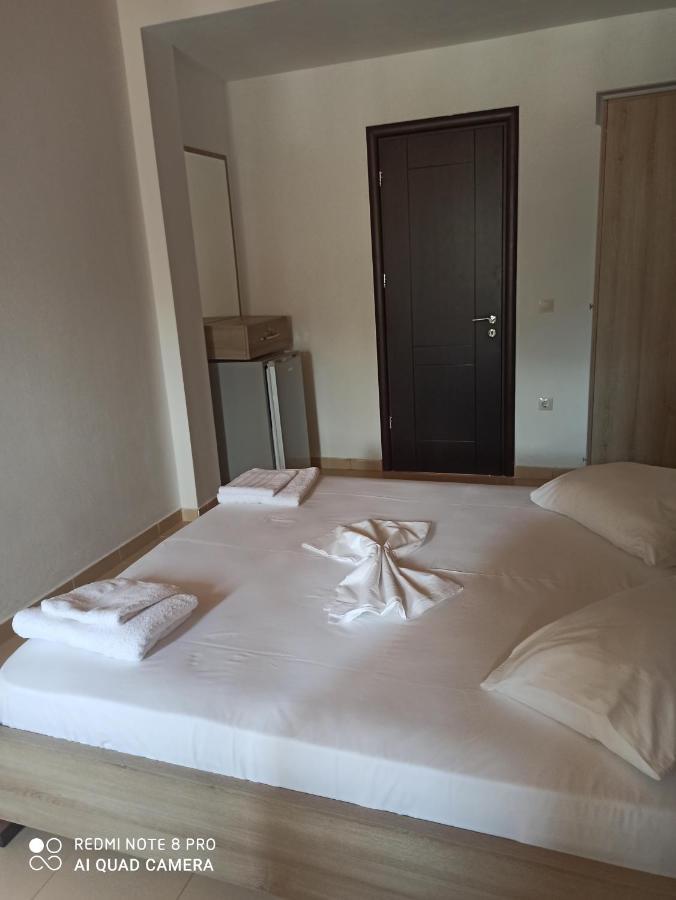 Bella Vista Hotel Himare Room photo