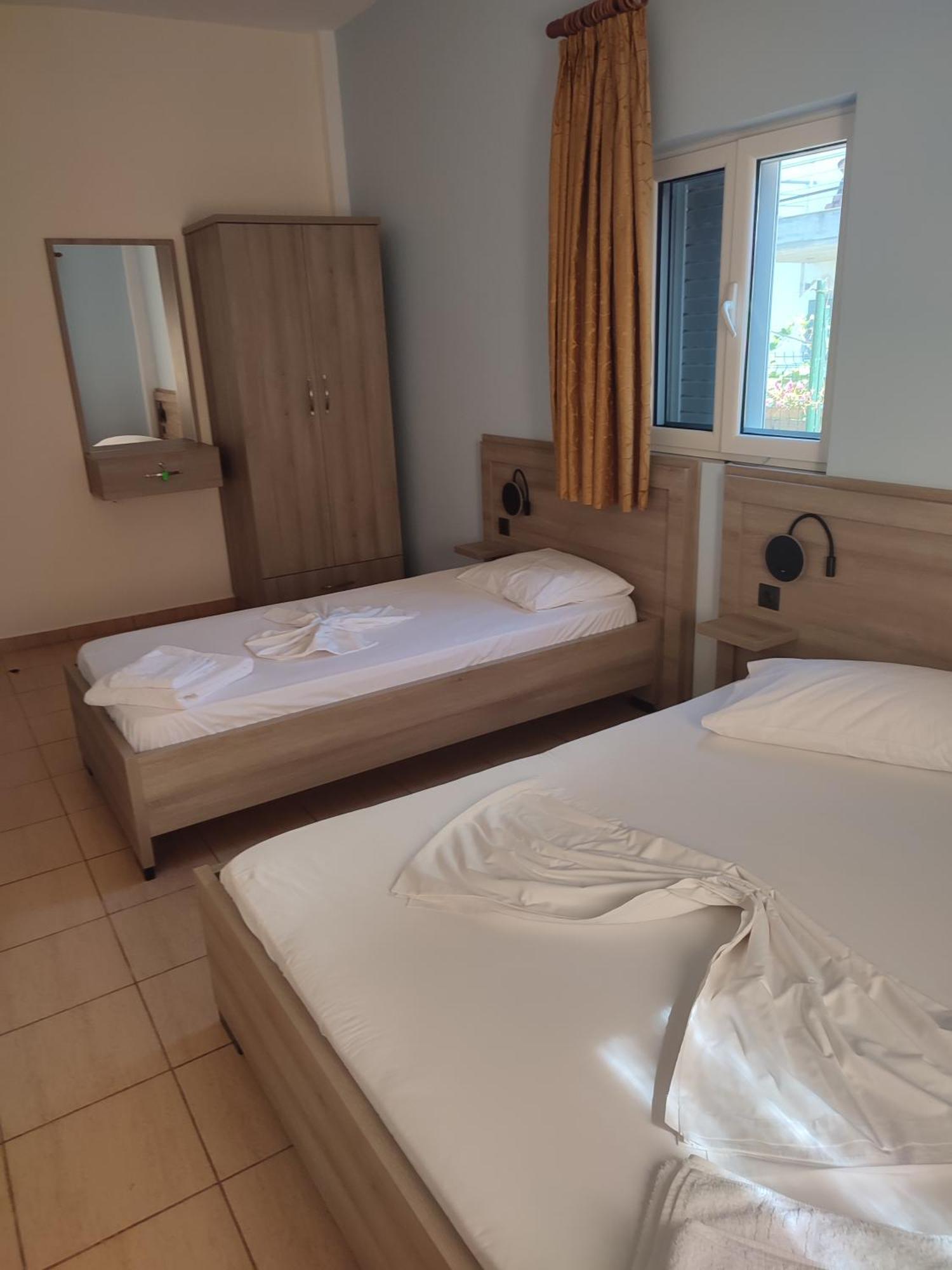 Bella Vista Hotel Himare Exterior photo